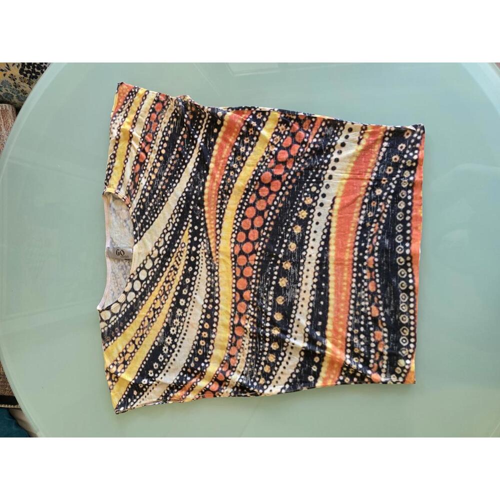GO Couture Patterned Crew Neck T-Shirt- Small